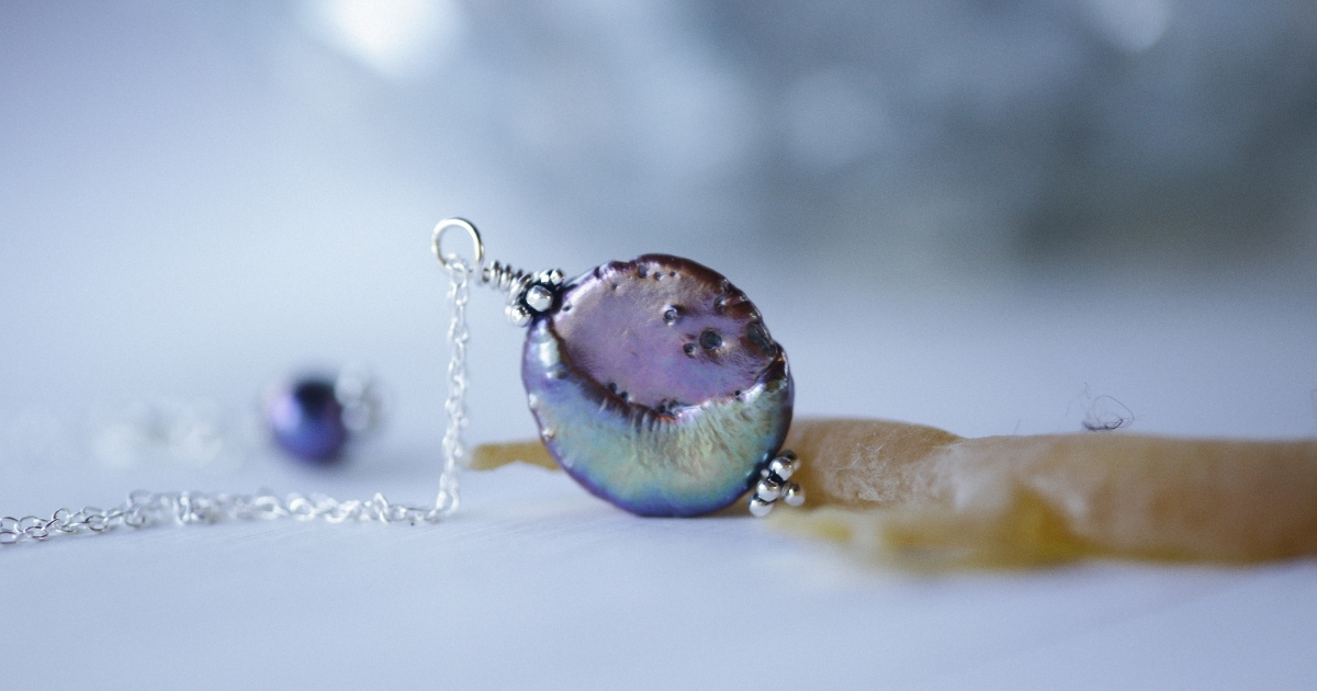 zawieszka z kamieniem